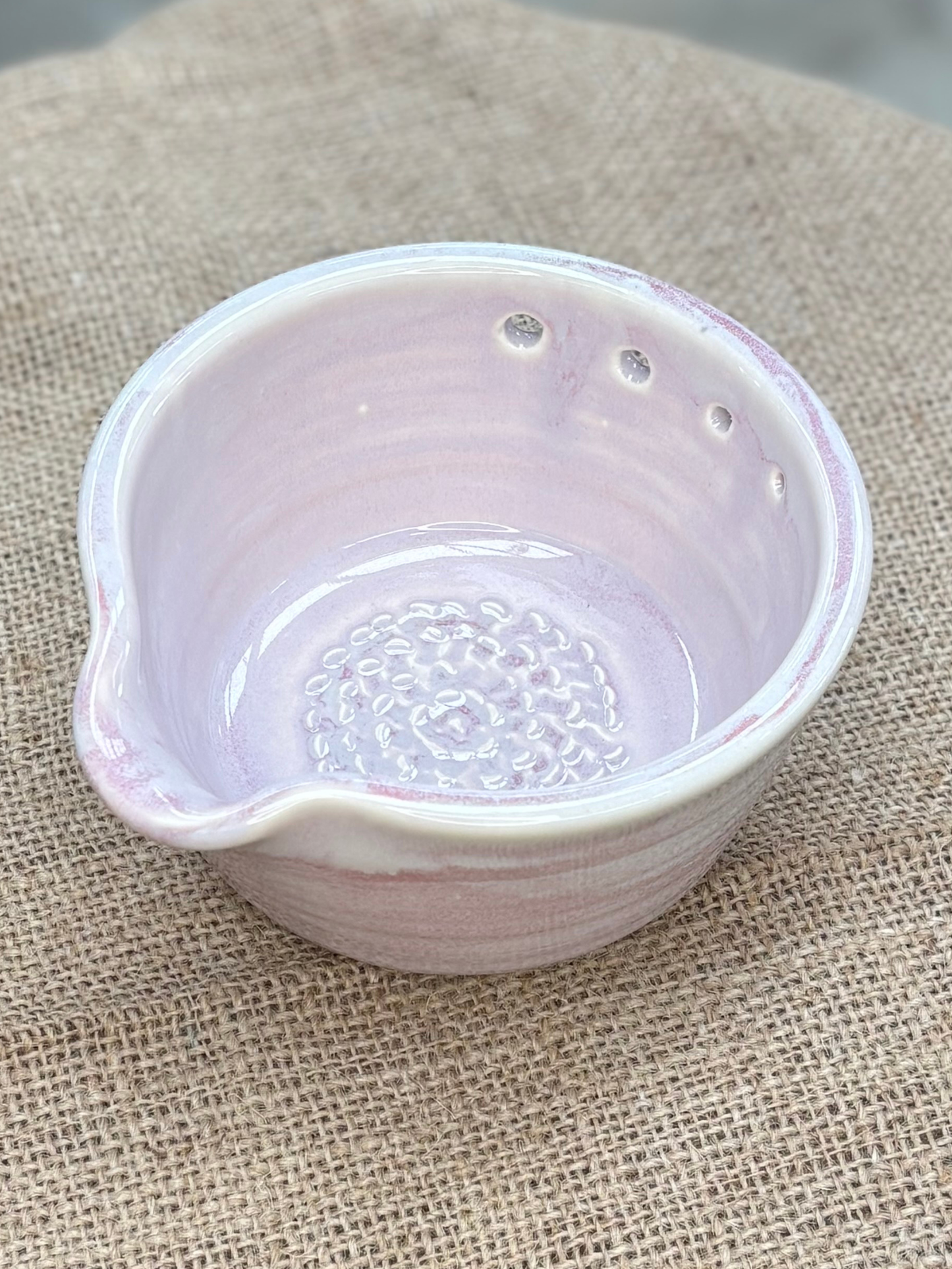 Herb_Shedder_and_Garlic_Grater_Bowl