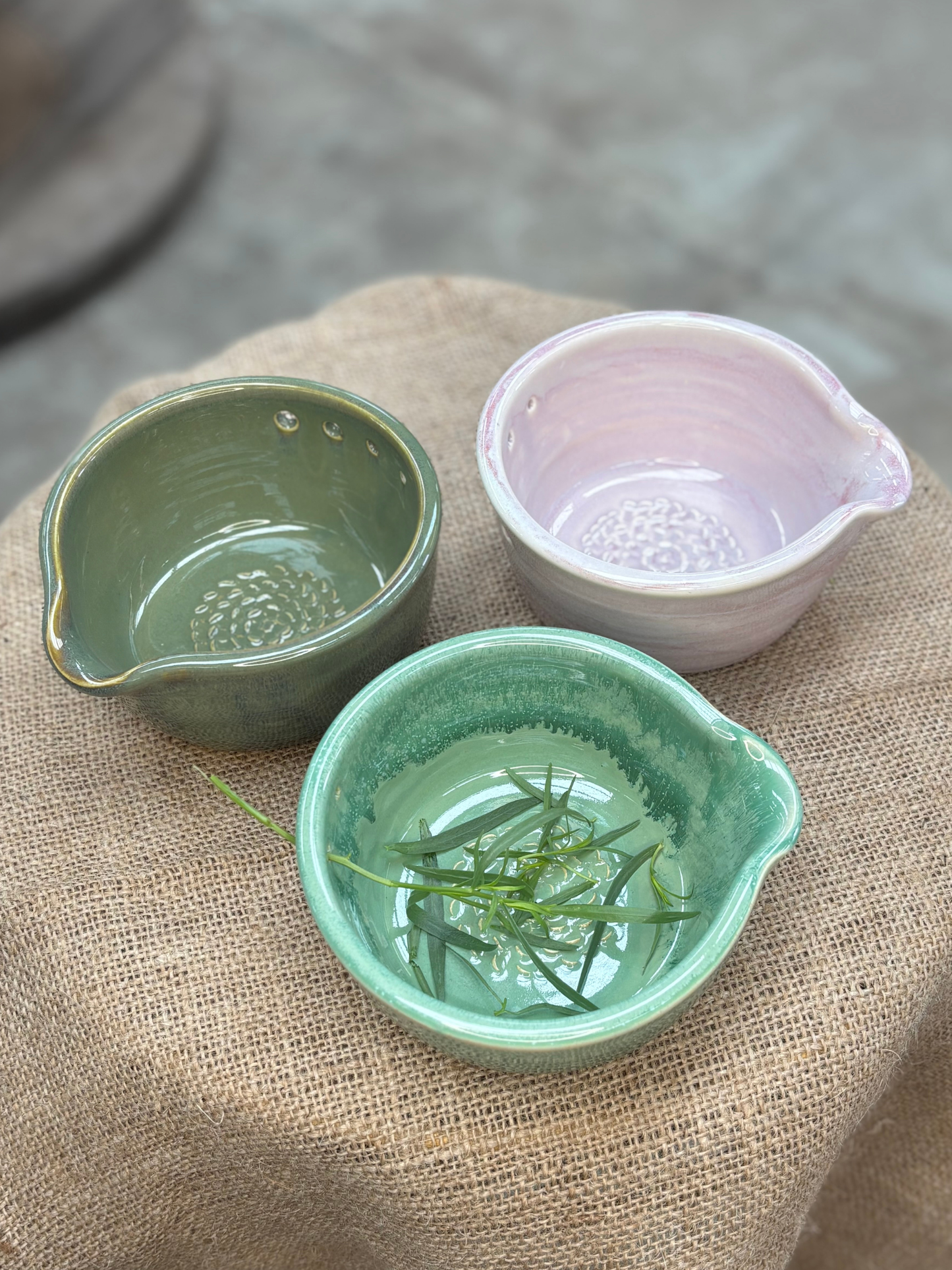 Herb_Shedder_and_Garlic_Grater_Bowl