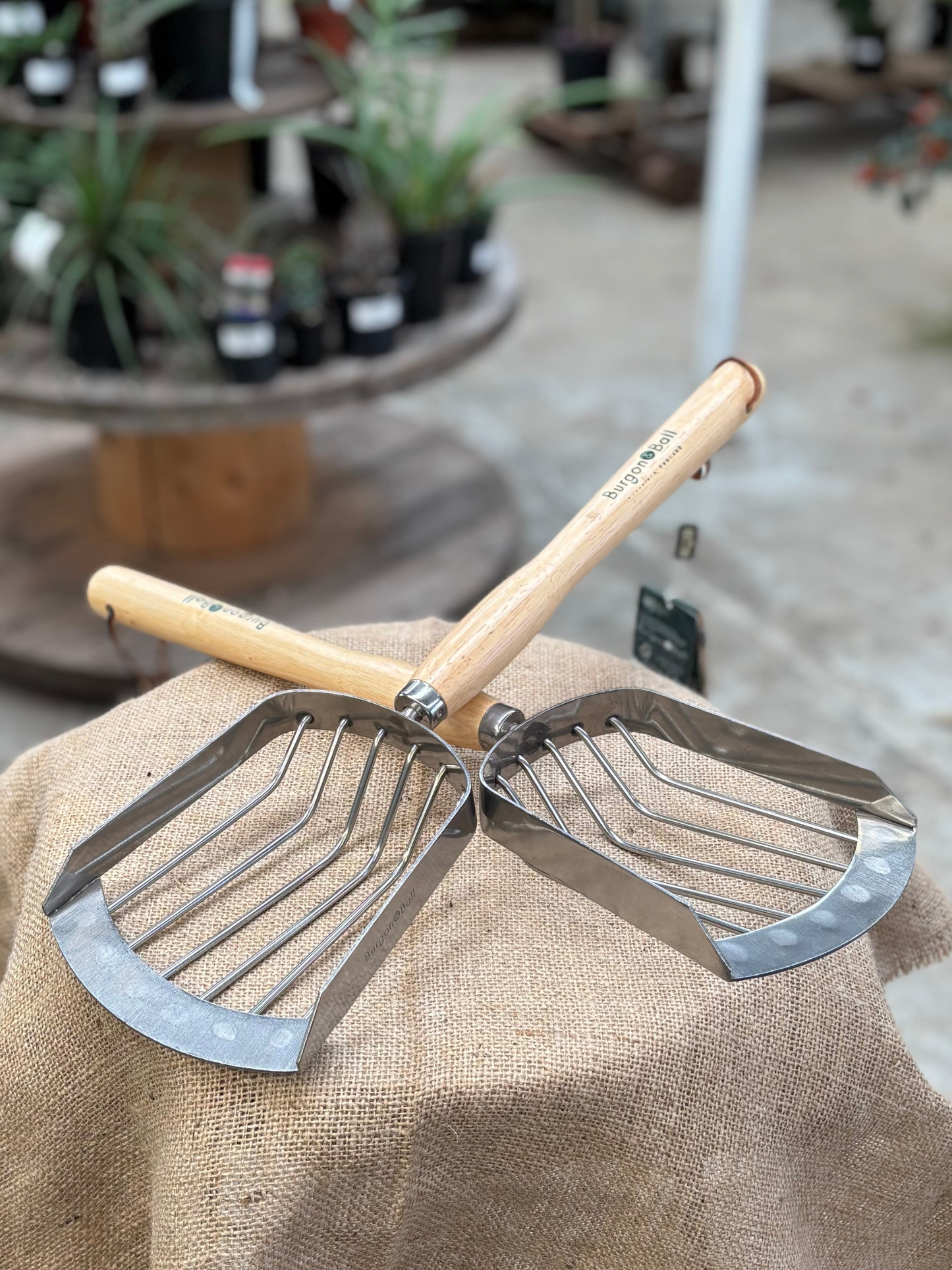 Burgon & Ball Mid Handled Potato Harvesting Scoop